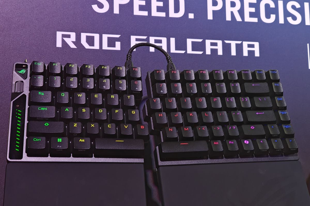 ASUS ROG Falcata: Keyboard Gaming Unik, Bisa Dibelah!