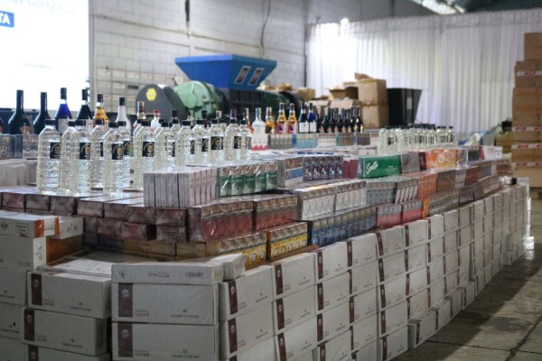 Bea Cukai Jakarta Hancurkan Barang Ilegal Rp16,77 Miliar