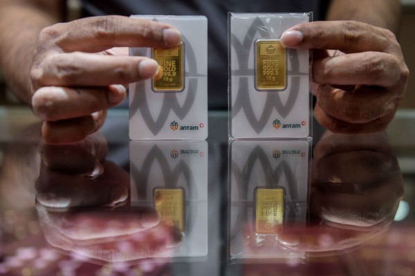Emas Antam Anjlok Hari Ini: Cek Harga Terkini!
