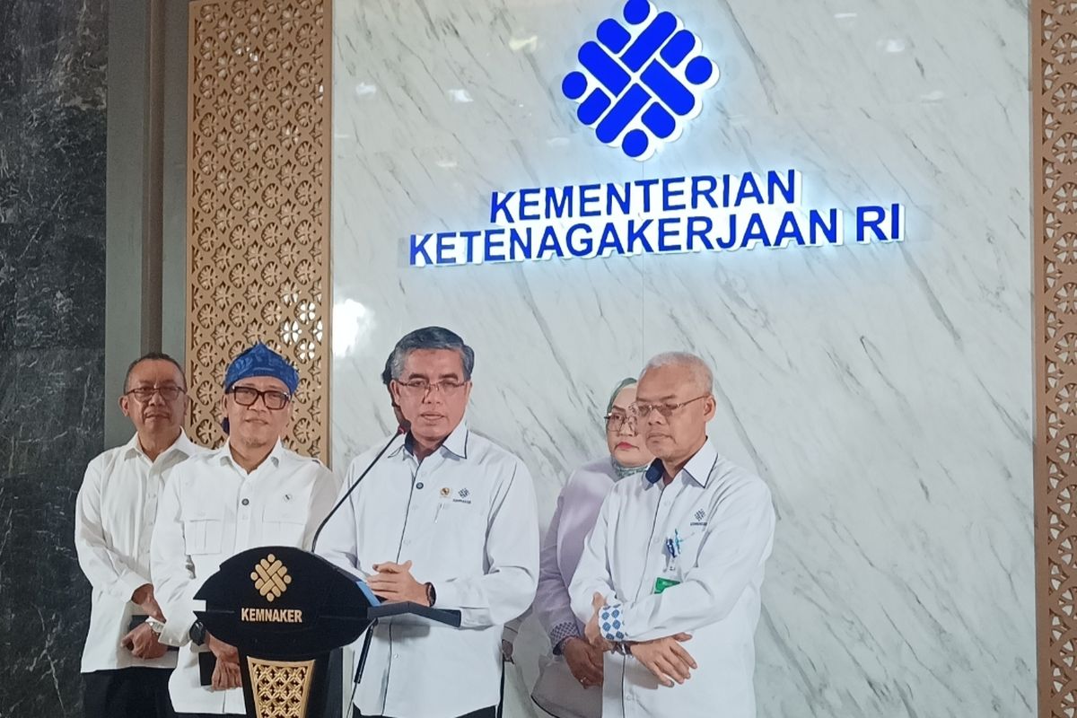 Pemerintah Resmi Larang Perusahaan Tahan Ijazah Karyawan: Aturan Baru!