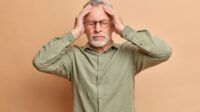 Sakit Kepala? Dokter Ungkap Jenis, Penyebab & Solusinya