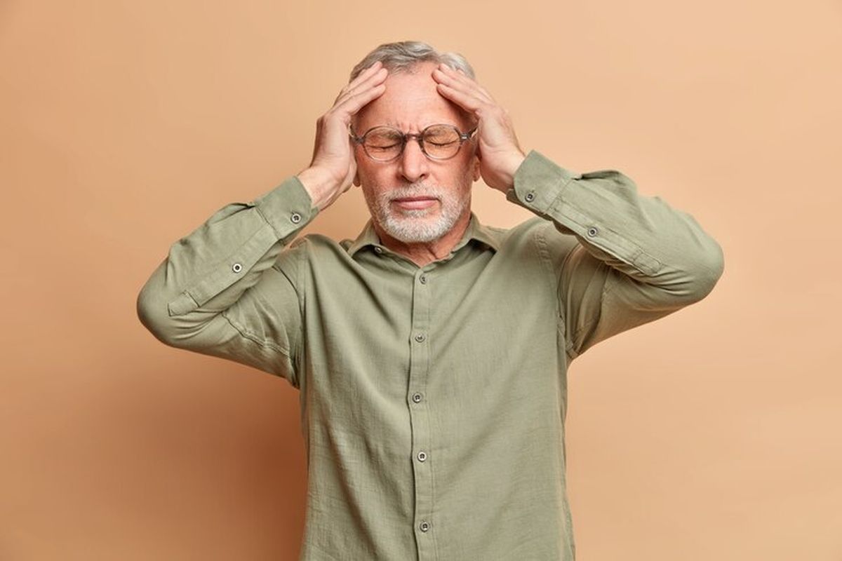 Sakit Kepala? Dokter Ungkap Jenis, Penyebab & Solusinya