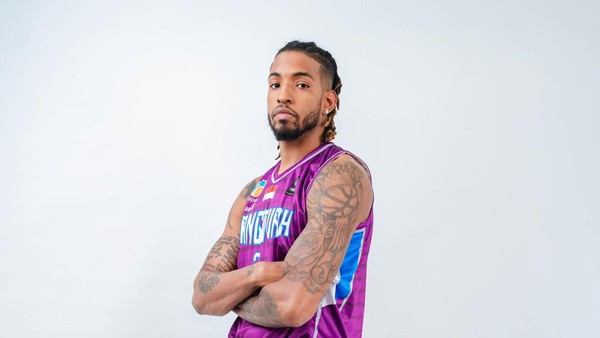 Devin_Davis_Rahasia_Kekuatan_Hangtuah_di_Pertarungan_Ring Devin Davis: Rahasia Kekuatan Hangtuah di Pertarungan Ring