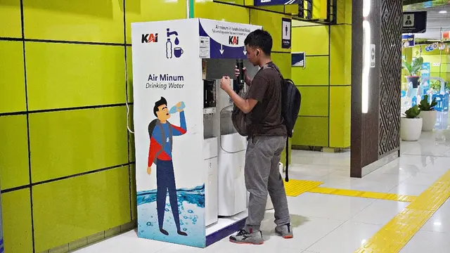 Isi Ulang Air Minum Gratis: 39 Stasiun Ramah Lingkungan