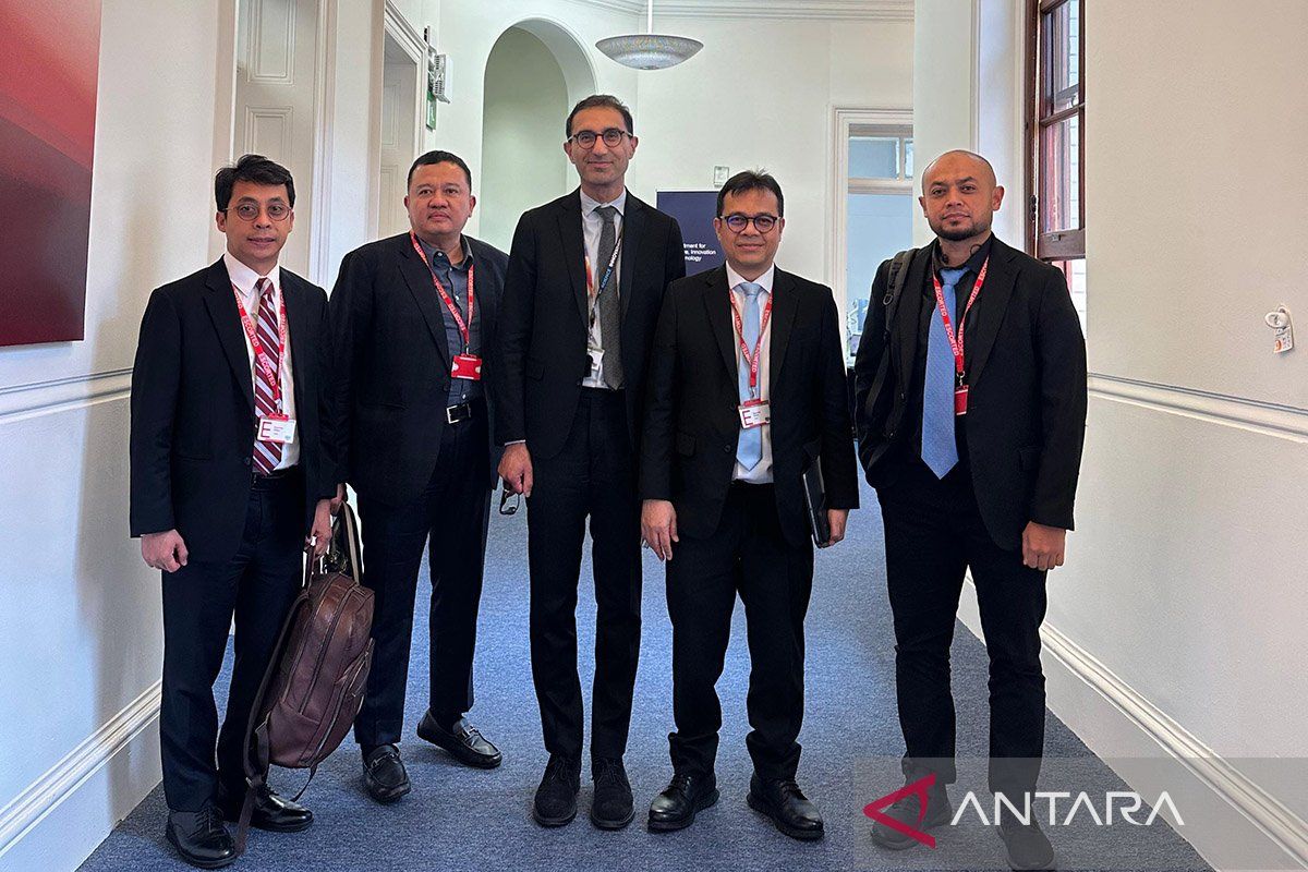 Kecerdasan Buatan RI-Inggris: Kolaborasi Hebat, Wamenkominfo Temui Dirjen