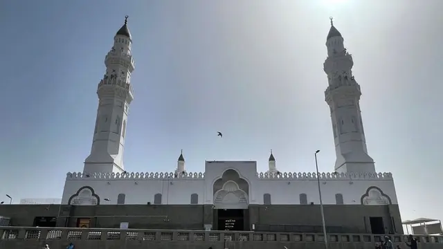 Masjid Quba: Sejarah, Tradisi Unik, & Keistimewaan Masjid Pertama