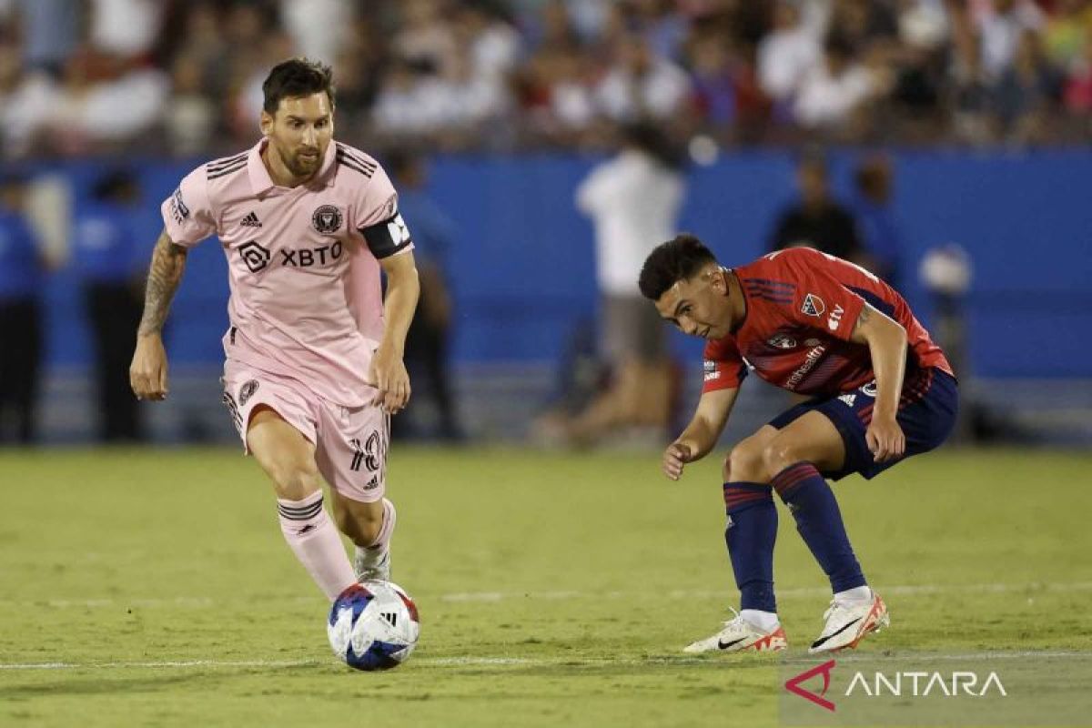 Messi_Cetak_Gol_Inter_Miami_Kalahkan_Porto_Dramatis_2-1 Messi Cetak Gol! Inter Miami Kalahkan Porto Dramatis 2-1