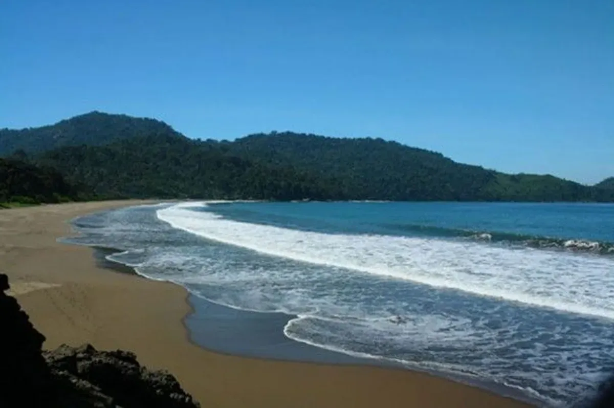 Pantai Pancur Banyuwangi: Surga Tersembunyi Jawa Timur yang Memukau