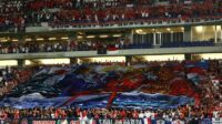 Suporter_Garuda_Aksi_Tifo_Menakjubkan_di_Stadion_Lawan Suporter Garuda: Aksi Tifo Menakjubkan di Stadion Lawan!