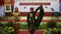 Tantangan_Desain_Kebaya_Modern_Elegan_Sopan_dan_Modis Tantangan Desain Kebaya Modern: Elegan, Sopan, dan Modis