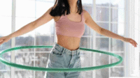 Turunkan Berat Badan Seru? 7 Manfaat Menakjubkan Hula Hoop